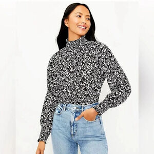 NEW LOFT‎ Women’s Medium Black & White Floral Smocked Blouse NWT